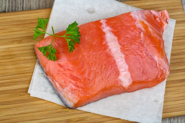 Філе солоного лосося з петрушкою — стокове фото