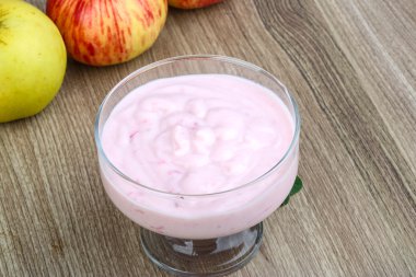 Taze Srawberry yoğurt