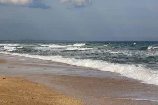 Mustanmeren rannikko — kuvapankkivalokuva