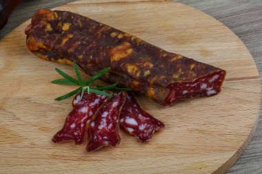 Salam sosis rosemary ile