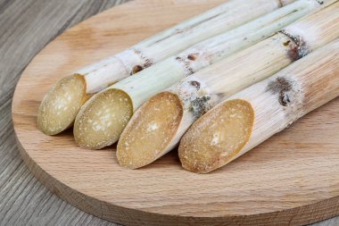 Olgun şeker çubukları