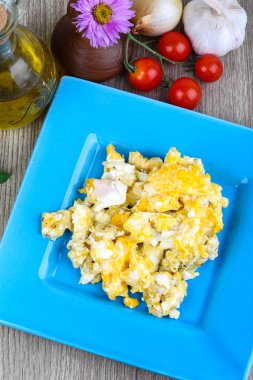 Çırpılmış yumurtalı kahvaltı.