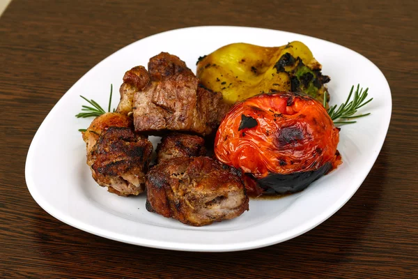 Мясо жареной свинины - шаслик — стоковое фото