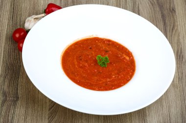 İspanyol geleneksel çorba - gaspaço