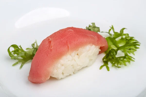 Verse koude sushi van de tonijn — Stockfoto