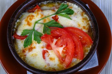 Peynirli fırında patates