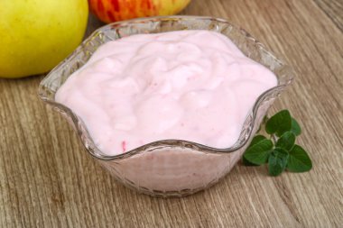 Taze Srawberry yoğurt