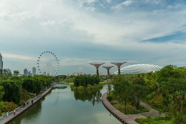 Trädgårdar vid bukten i Singapore — Stockfoto