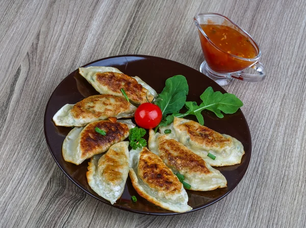 Japan traditionele keuken - gebakken Gyoza — Stockfoto