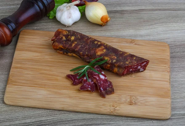 Salsiccia di salame con rosmarino — Foto Stock