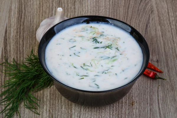 Греческая кухня - Tzatziki — стоковое фото