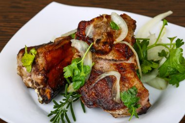 Izgara domuz pirzolası.