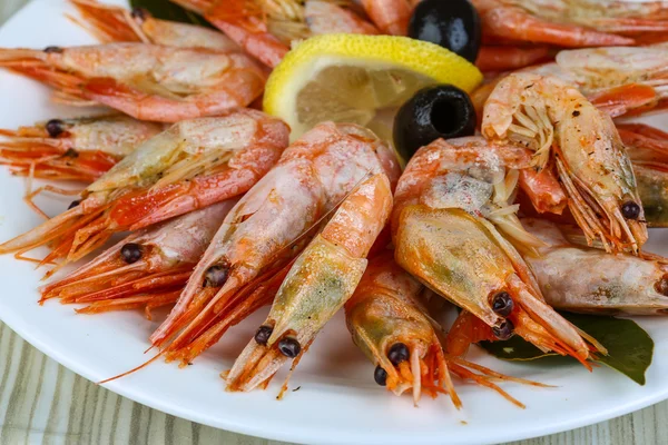 Haşlanmış karides snack