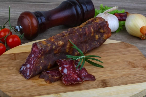 Salsiccia di salame con rosmarino — Foto Stock