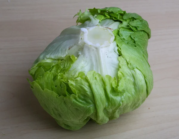 Salada de iceberg fresca — Fotografia de Stock