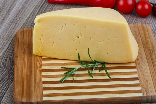 黄色のチーズ トライアングル — ストック写真