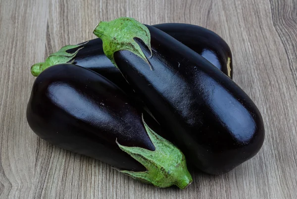 Fresh ripe Raw eggplant — Stock Photo, Image