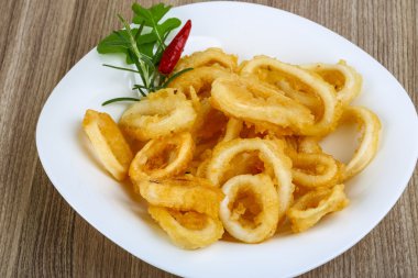 Tempura kalamar halkaları
