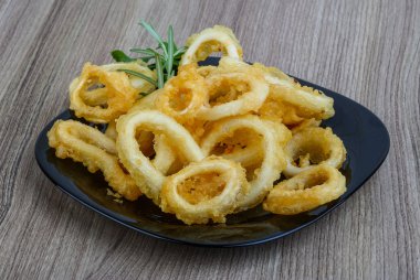 Tempura kalamar halkaları