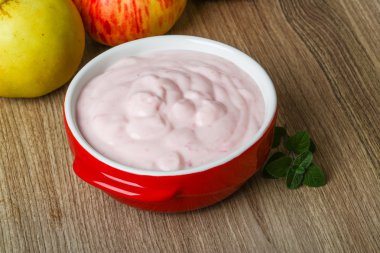 Taze Srawberry yoğurt