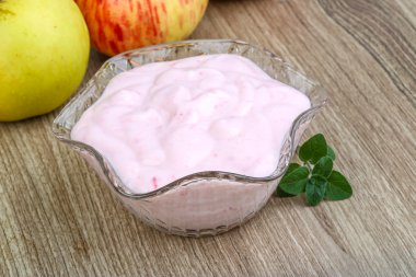 Taze Srawberry yoğurt