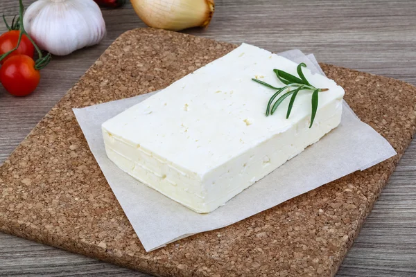 Formaggio Brinza con rosmarino — Foto Stock