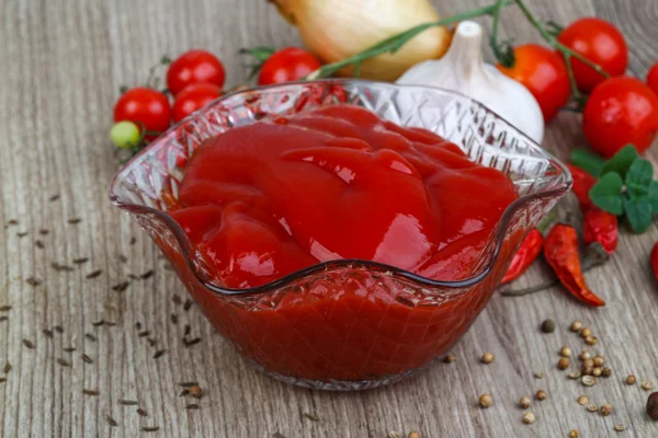 Bright Tomato ketchup — Stock Photo, Image