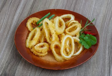 Tempura kalamar halkaları
