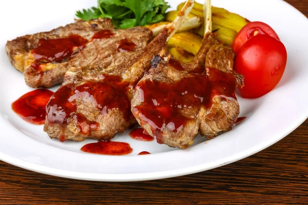 Chuletas de cordero a la plancha — Foto de Stock