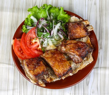 Barbekü kuzu kaburga