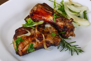 Izgara domuz pirzolası.