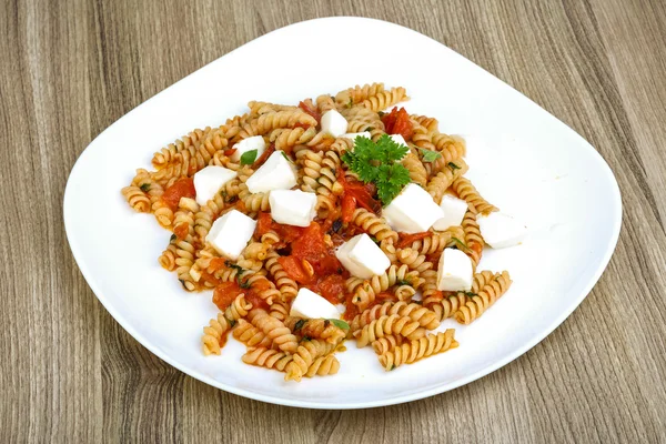 Pasta with mozzarella — Stock Photo, Image