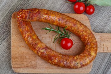 Sosis biberiye ve domates ile