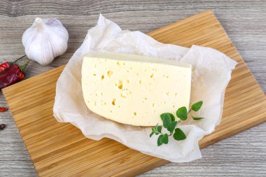 Yuvarlak peynir parçası