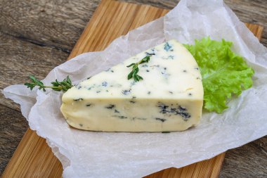 Mavi peynir kekik ile