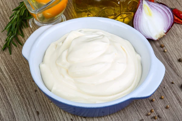 Mayonnaise sauce served raw egg — Stock Photo, Image