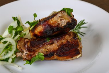 Izgara domuz pirzolası.