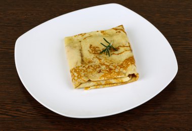 Et ile doldurulmuş krep