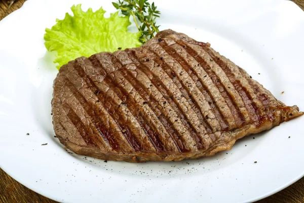 Gegrilltes Rindersteak — Stockfoto