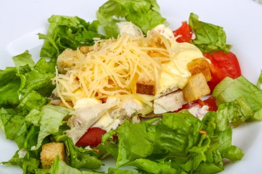 Tavuklu Sezar salatası