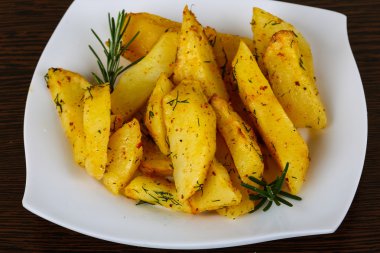 Dereotu ile kavrulmuş patates