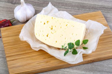 Yuvarlak peynir parçası