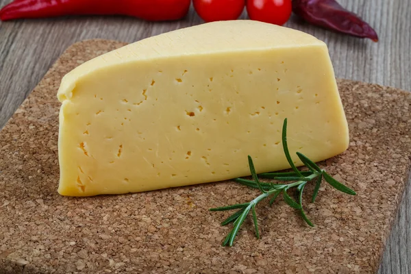 Triangolo di formaggio giallo — Foto Stock