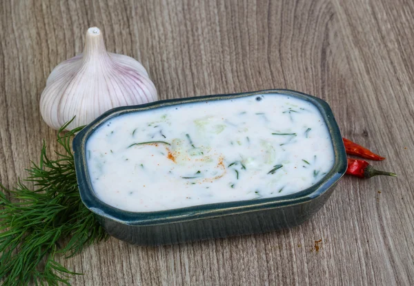 Tzatziki con cetriolo e aneto — Foto Stock