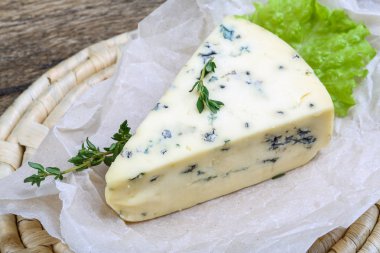 Mavi peynir kekik ile