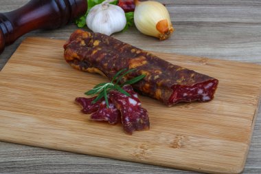 Salam sosis rosemary ile