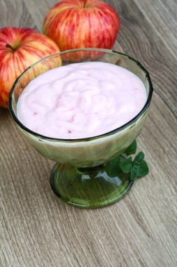 Taze Srawberry yoğurt