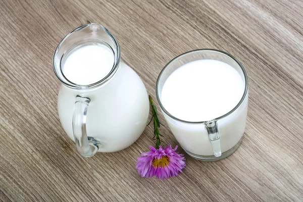 Latte freddo fresco — Foto Stock