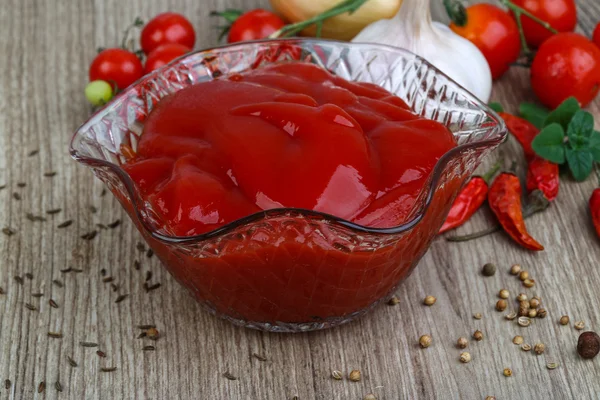 Heller Tomatenketchup — Stockfoto