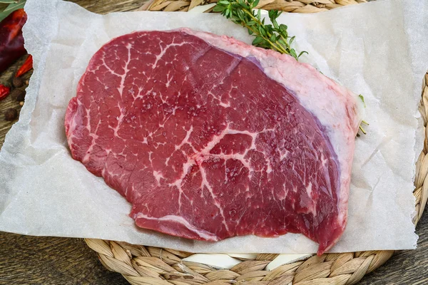 Raw beef steak — Stock Photo, Image